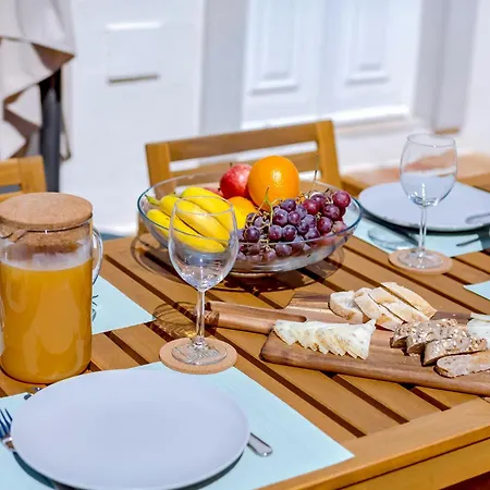 Oliveiras De Vilamoura By The Portuguese Butler Villa Quarteira