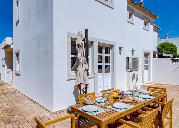 Oliveiras De Vilamoura By The Portuguese Butler *