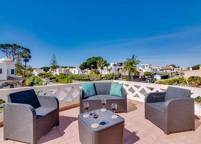 Oliveiras De Vilamoura By The Portuguese Butler Villa *