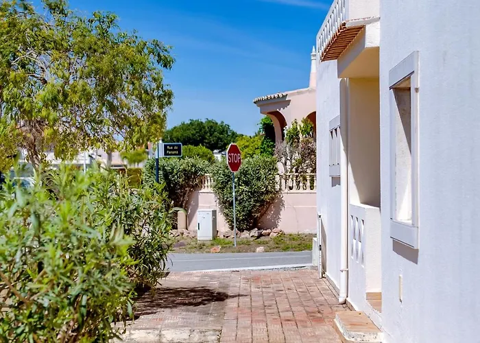 Oliveiras De Vilamoura By The Portuguese Butler