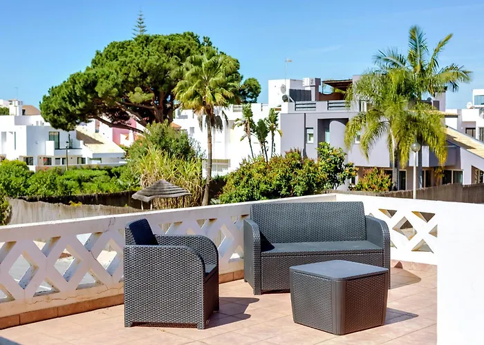 Oliveiras De Vilamoura By The Portuguese Butler Villa *