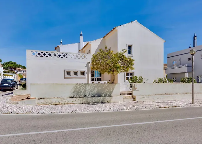 Villa Oliveiras De Vilamoura By The Portuguese Butler *